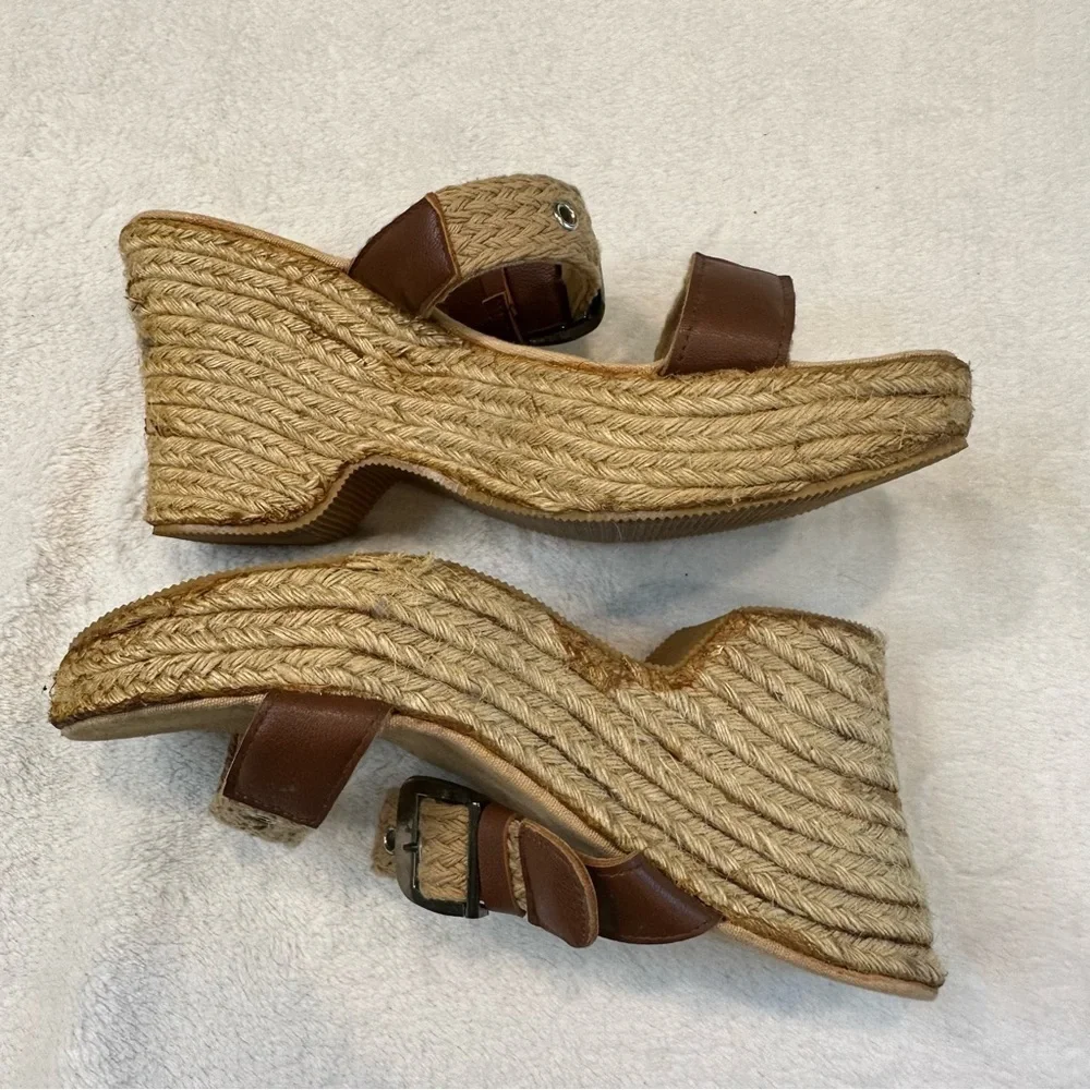 EU Maurice’s Colin Stuart Lenny Up Front Tan Buckle Platform Sandal, Y2K Slip-on
